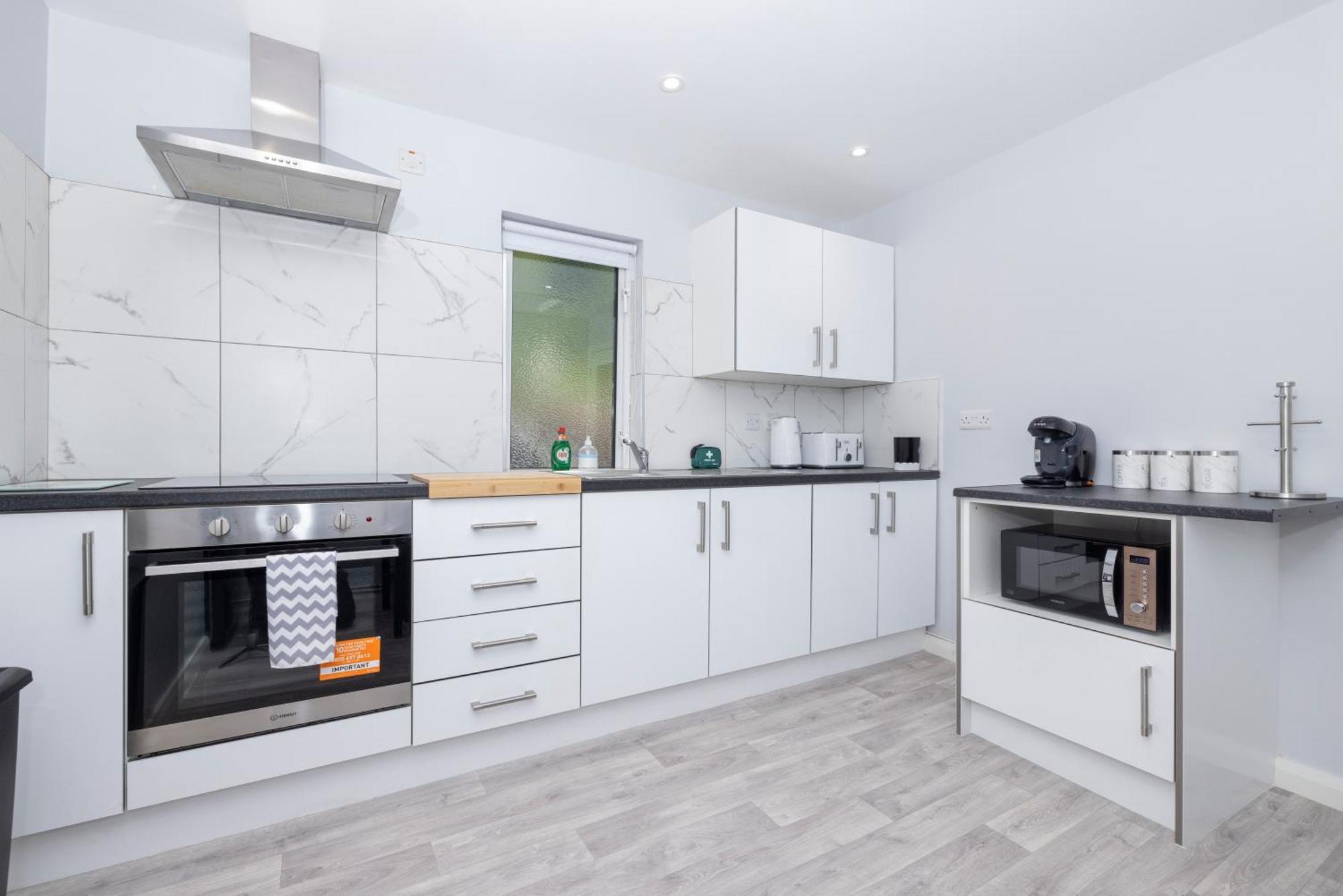 Modern 2 Bed Apartment Эннискиллен Экстерьер фото