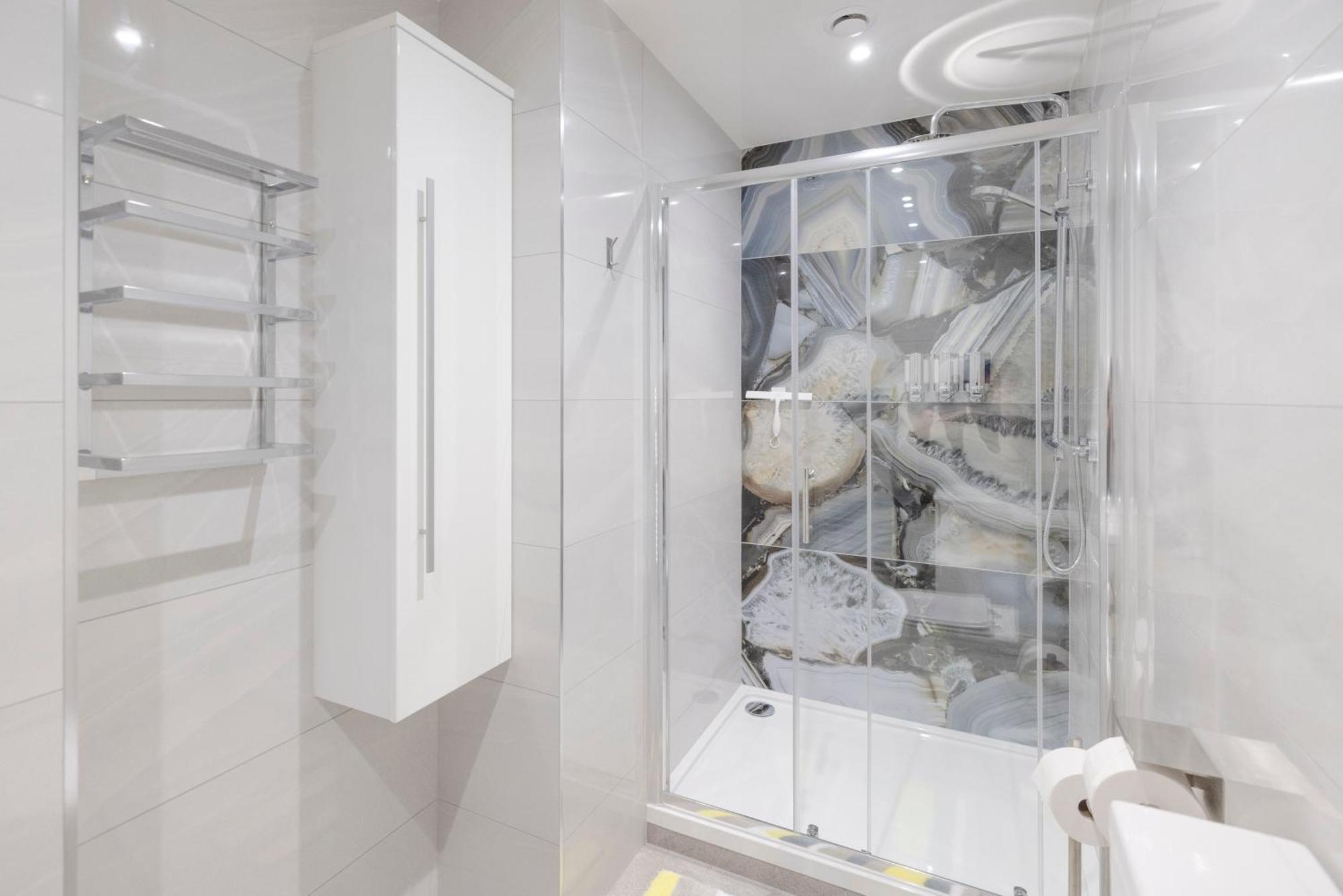 Modern 2 Bed Apartment Эннискиллен Экстерьер фото
